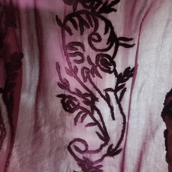 REVOLUTION Embroidered Tunic Blouse w/ Ruched Long Sleeves (Dark Fuchsia) - Picture 9 of 10